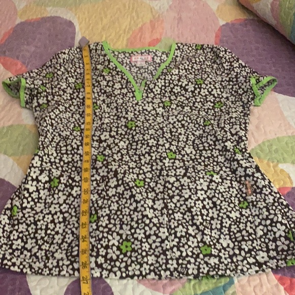 Koi brown floral scrub top - Picture 3 of 4